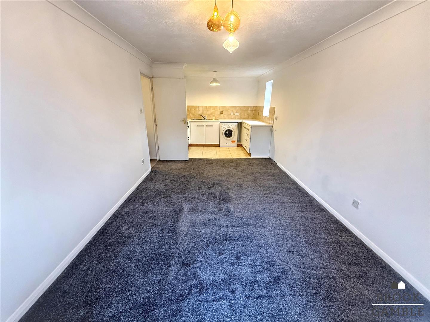 1 Bedroom Apartment. Snowdon Close in Eastbourne,  7